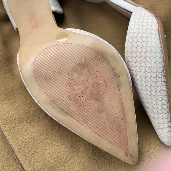 Vince Camuto cream heels. - Picture 5 of 7